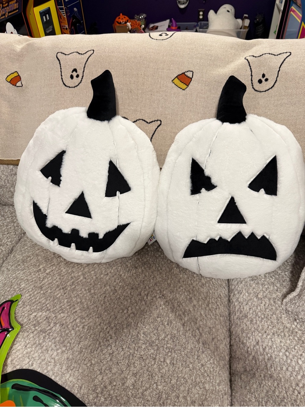 Novogratz Soft White Doube Sided Pumpkin Jack-O'-Lantern Pillow Set